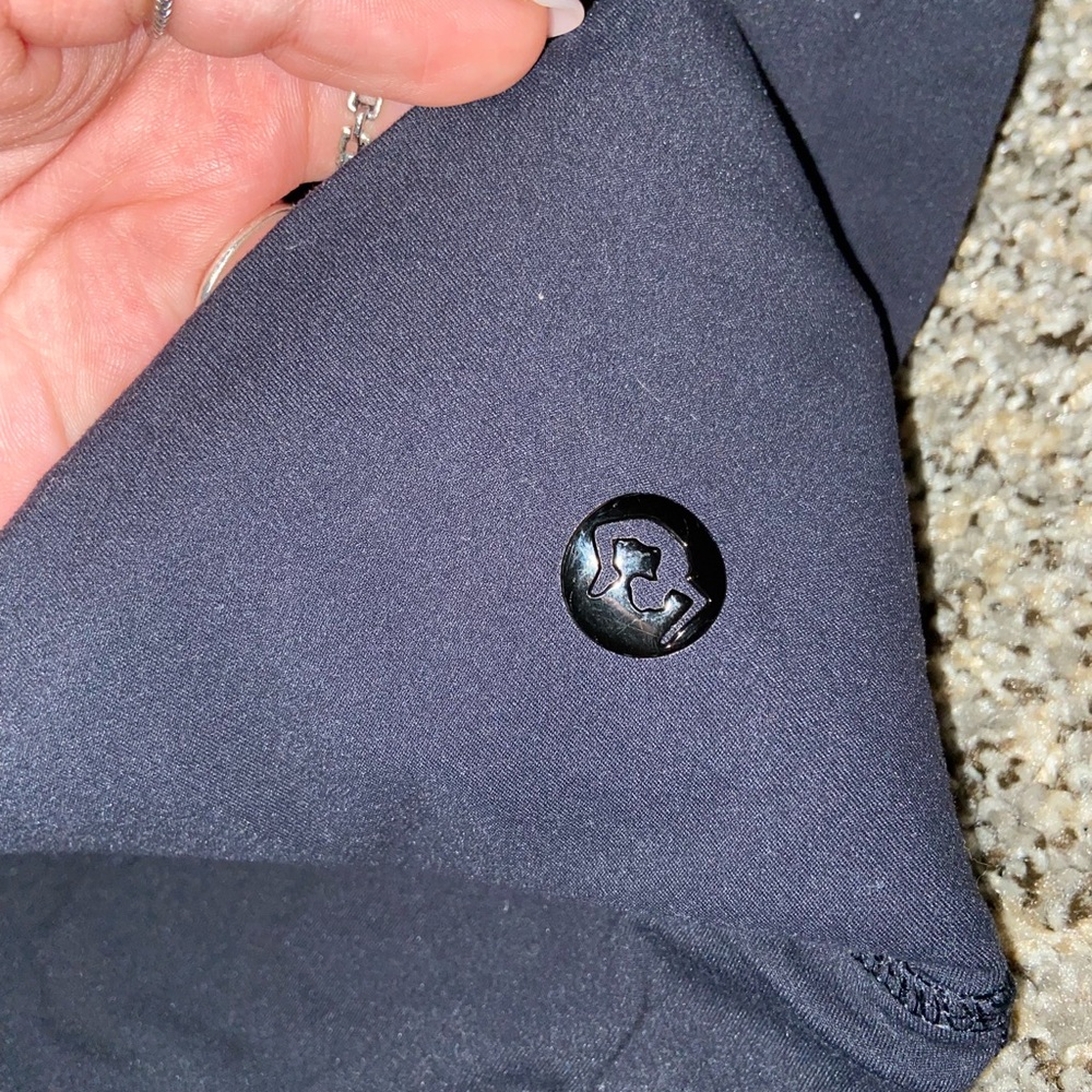 black leggings, has a little fuzz on the seams